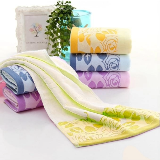 Rose Embossed Luxury Bathing Towel এর ছবি