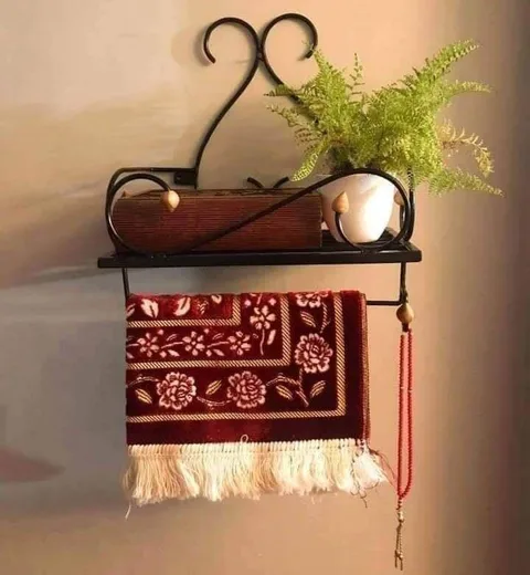 আল-কুরআন হোল্ডার অ্যান্ড জায়নামাজ হ্যাঙ্গার